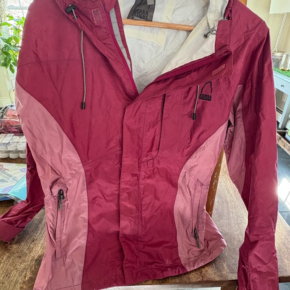 Sierra  Designs women’s medium laminate rain jacket